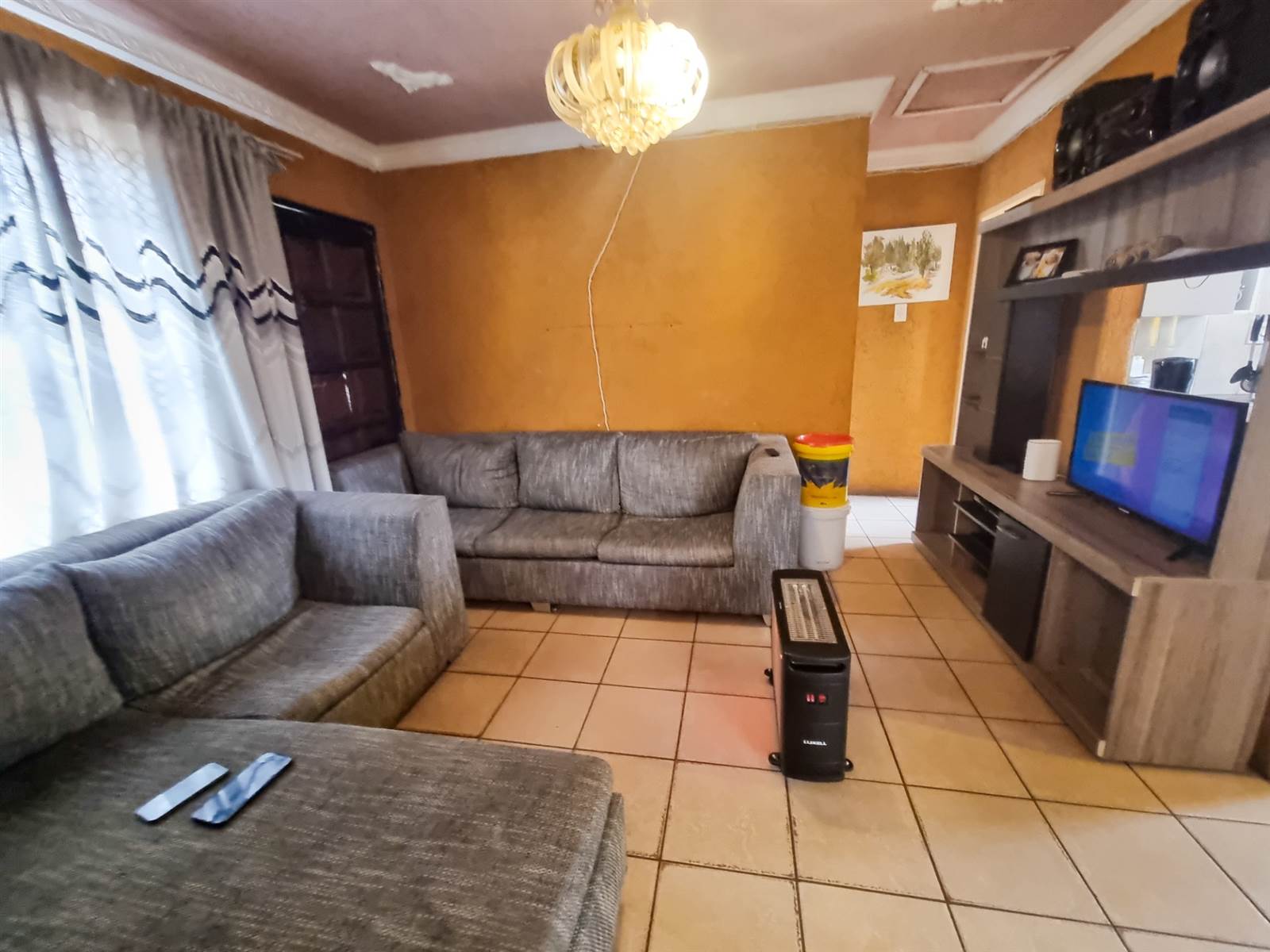 3 Bed House in Kagiso photo number 19
