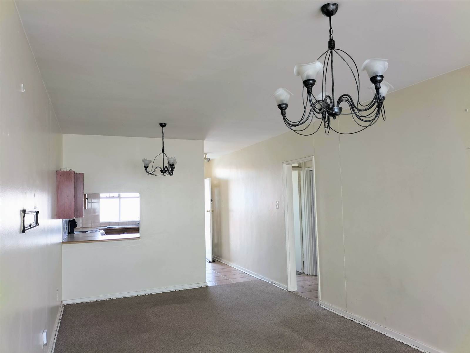 2 Bed Apartment in Malvern East photo number 5
