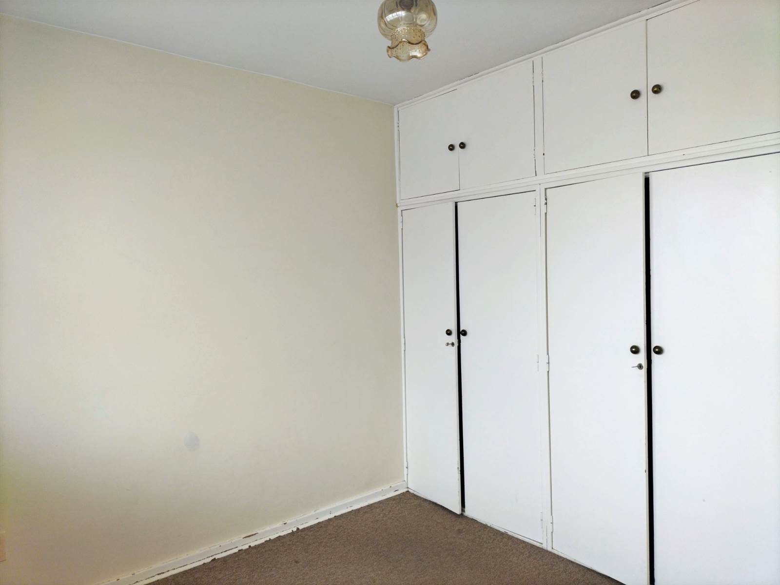 2 Bed Apartment in Malvern East photo number 9