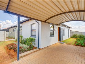 House in Roodepoort Central