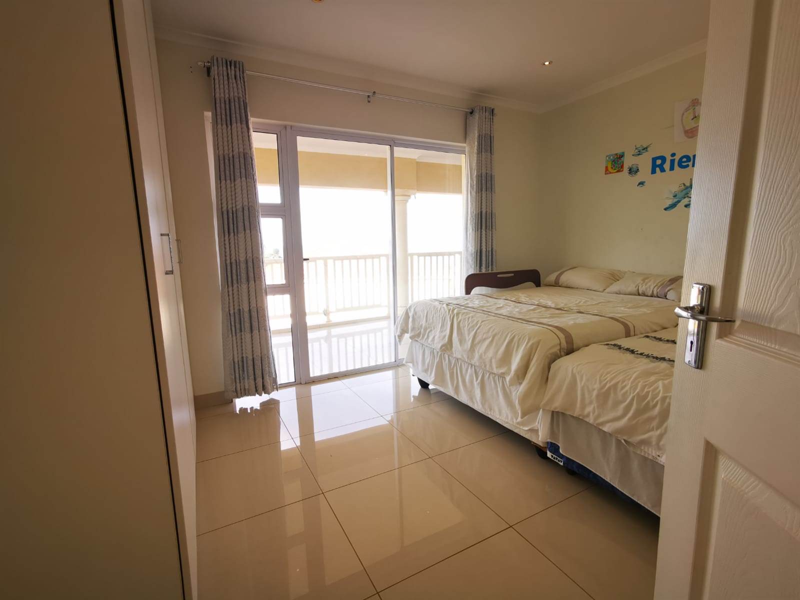 4 Bed House in Illovo Beach photo number 24