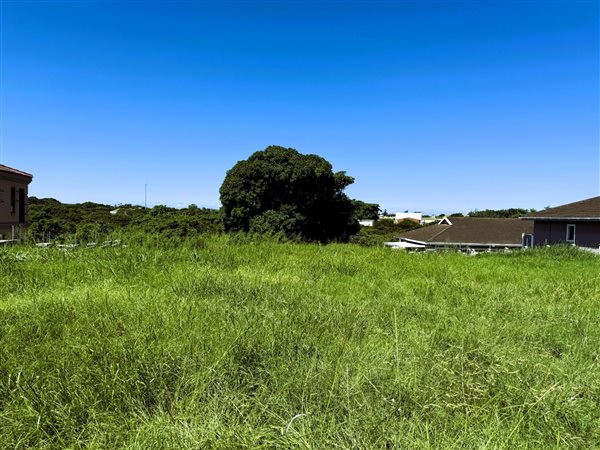 1 050 m² Land
