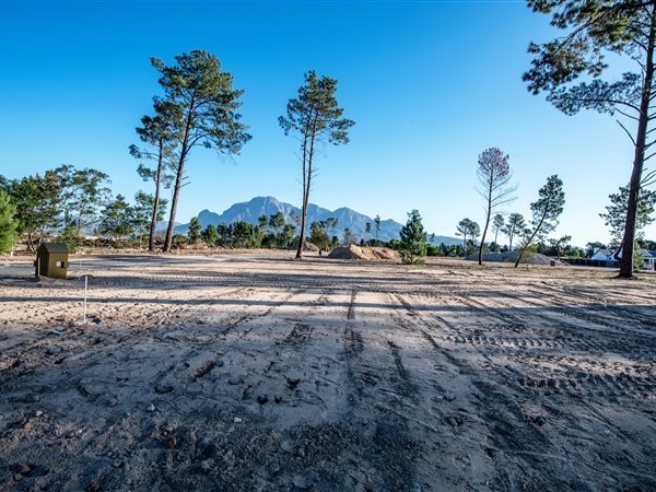 749 m² Land available in Pearl Valley