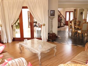 4 Bed House in Silver Lakes Golf Estate