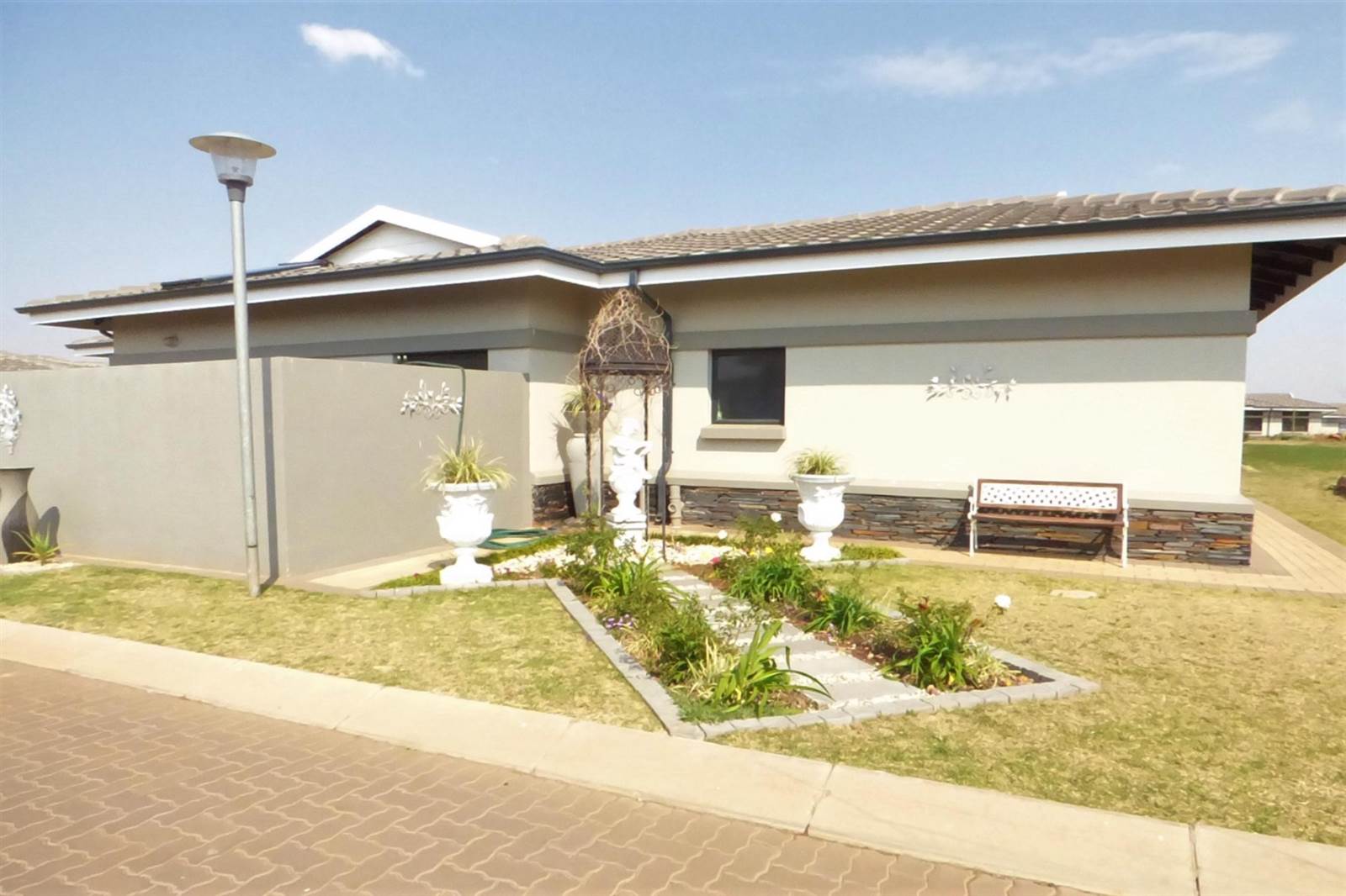 3 Bed Cluster in Zesfontein AH photo number 26