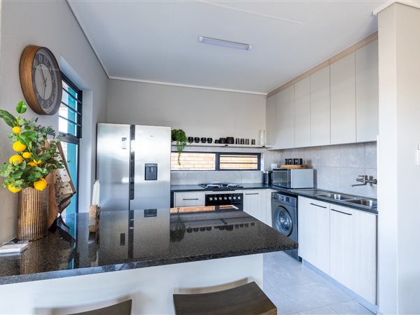 3 Bedroom Simplex 3 Bedroom Simplex
