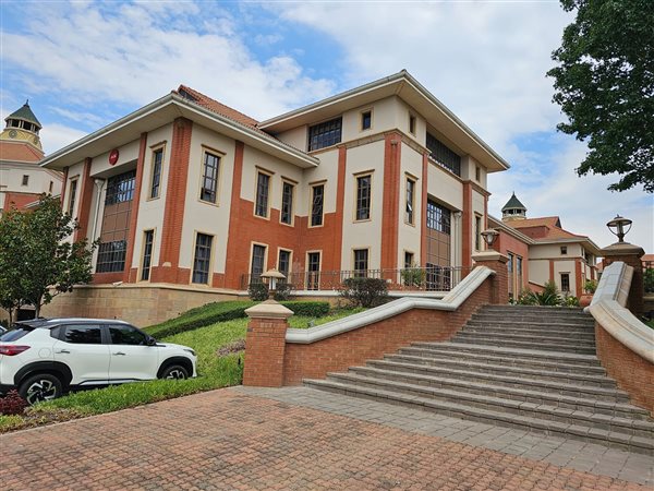 700  m² Office Space in Bryanston