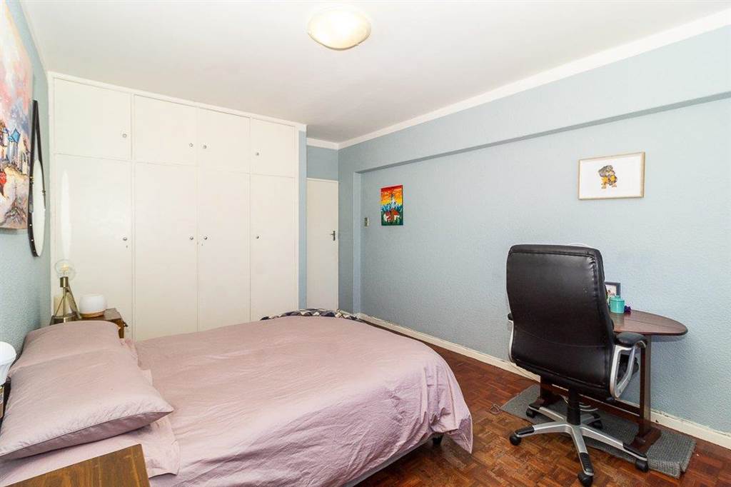 1 Bed Apartment in Rondebosch photo number 6