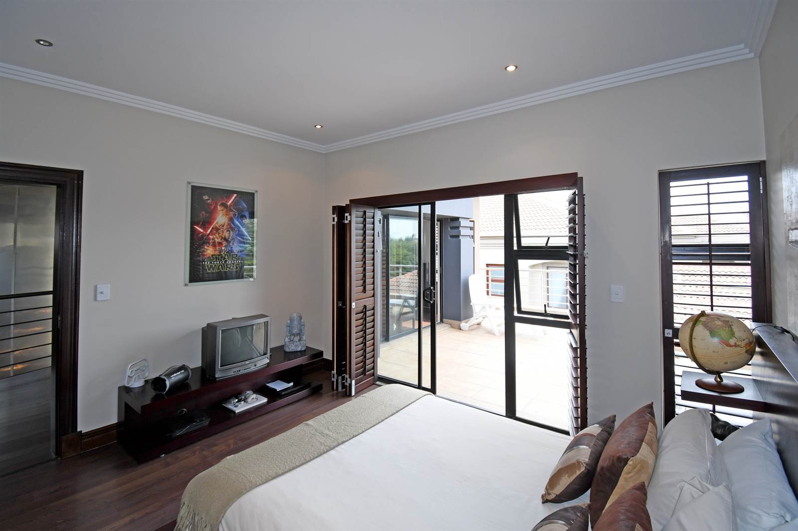 4 Bed House in Greenstone Hill photo number 20