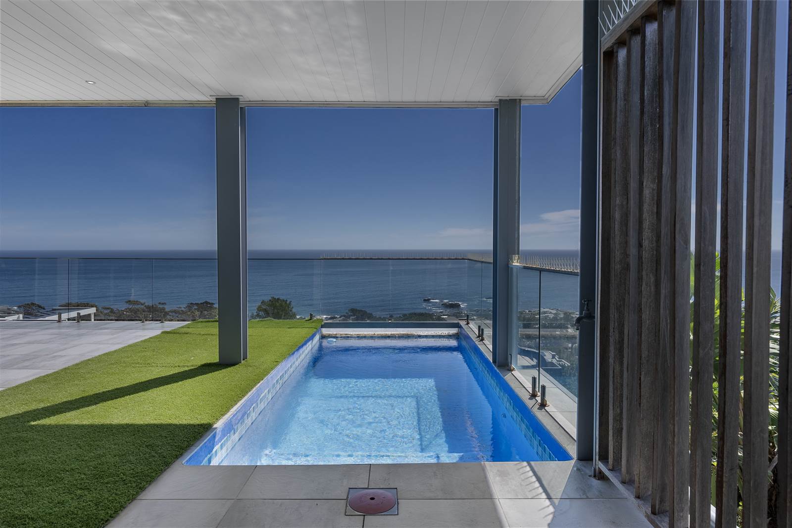 7 Bed House in Camps Bay photo number 3