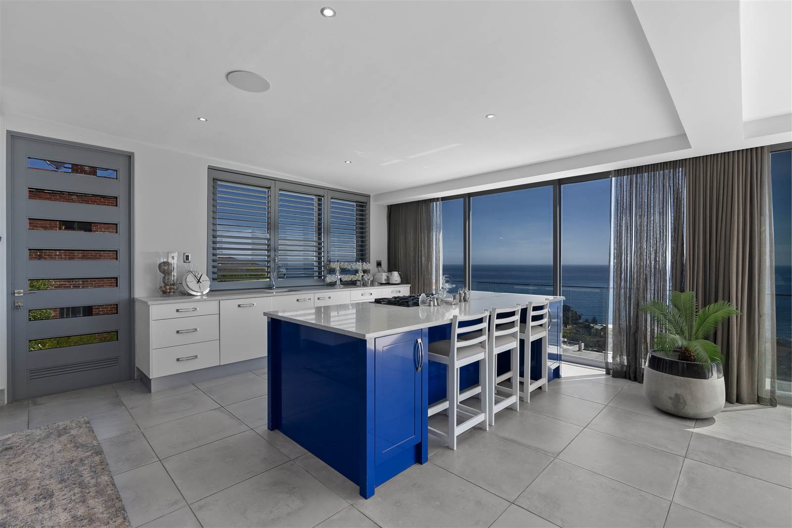 7 Bed House in Camps Bay photo number 8