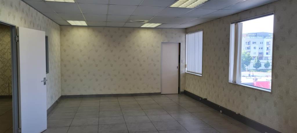 131  m² Office Space in Bedfordview photo number 5