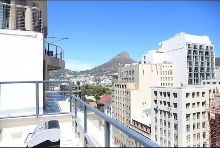 1 Bed Apartment in Cape Town City Centre photo number 10