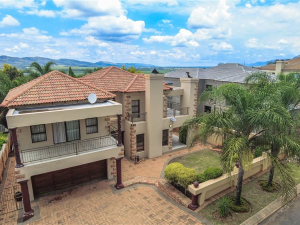 4 Bedroom House 4 Bedroom House