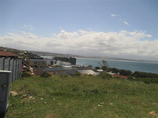 858 m² Land