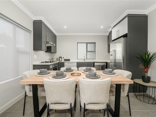 3 Bedroom Townhouse 3 Bedroom Townhouse