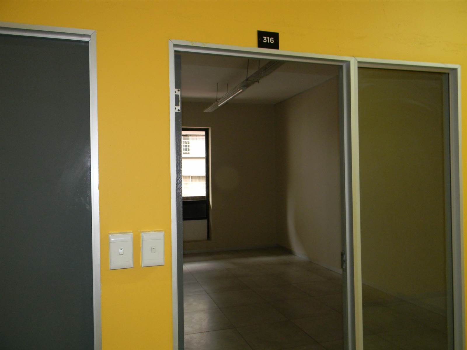 10  m² Retail Space in Johannesburg Central photo number 5