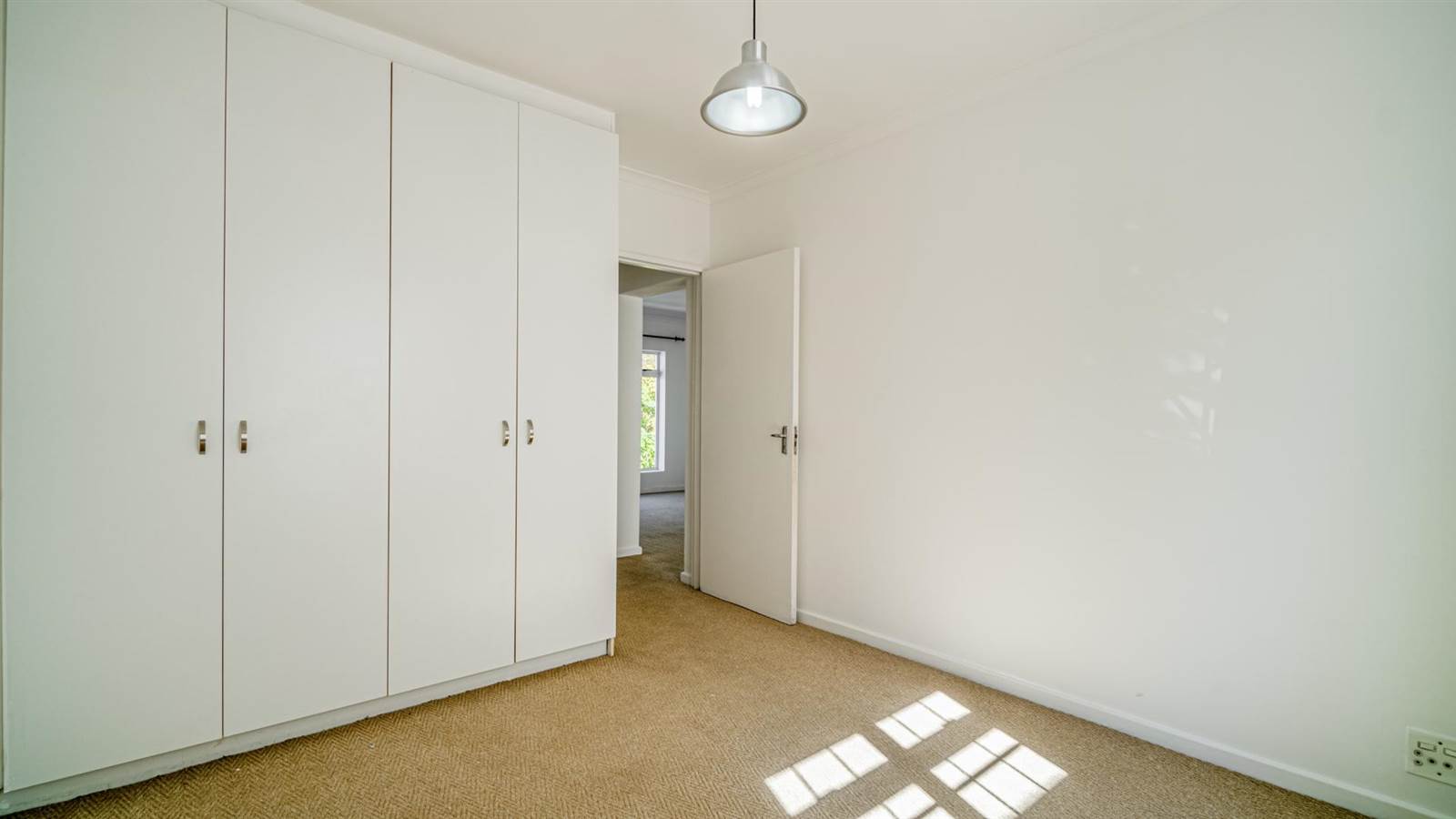 2 Bed Apartment in Kenilworth photo number 8