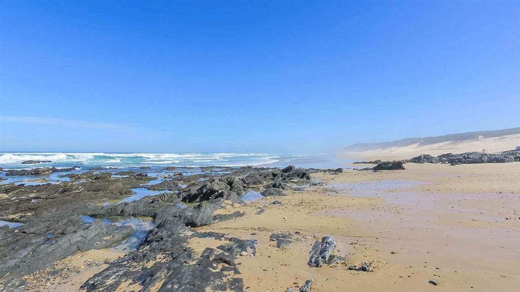 27.7 ha Land available in Beachview photo number 6