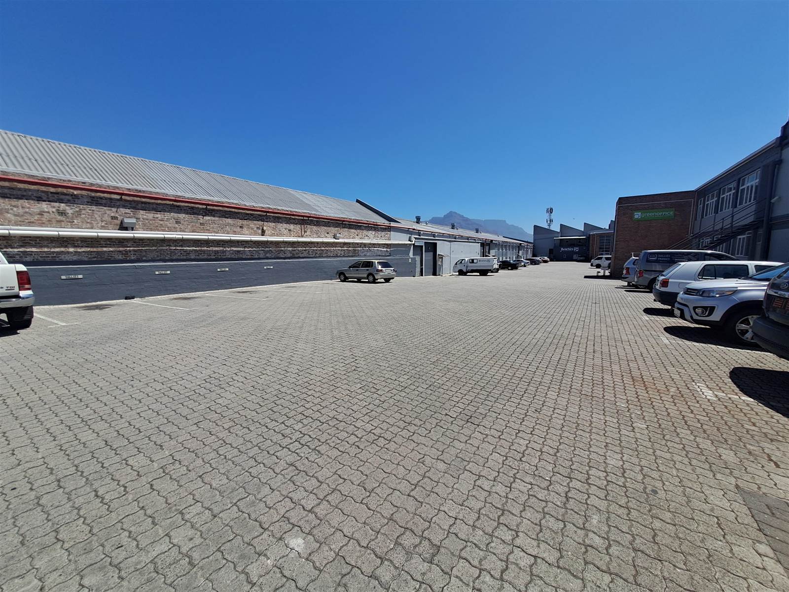 1420  m² Industrial space in Maitland photo number 3