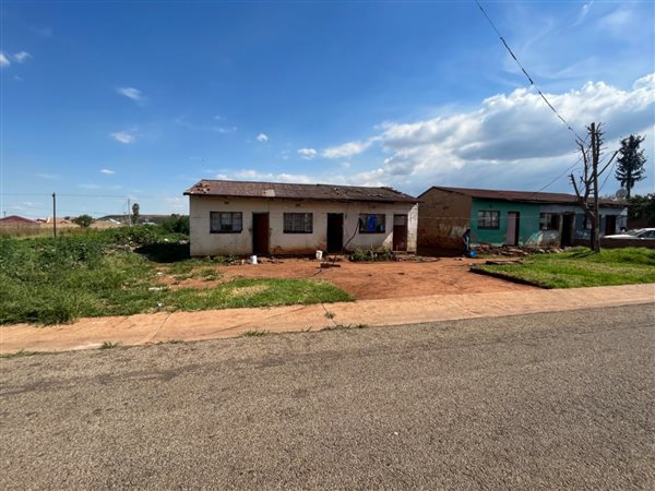3960 m² Land available in Ennerdale