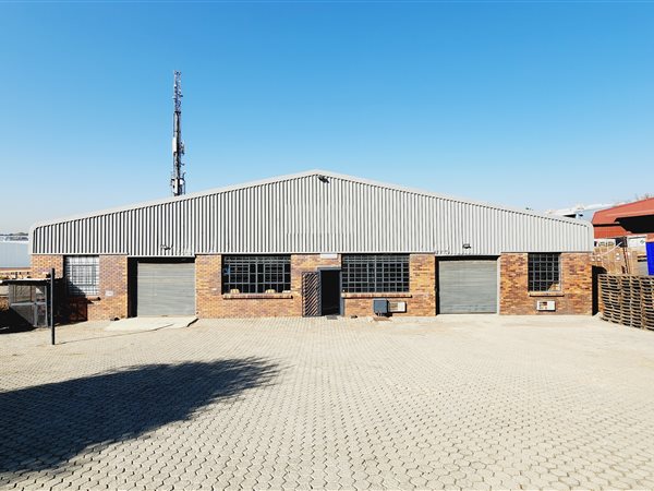 1 100  m² Industrial space