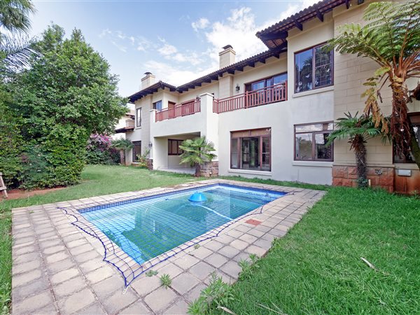 4 Bed Townhouse in Houghton Estate