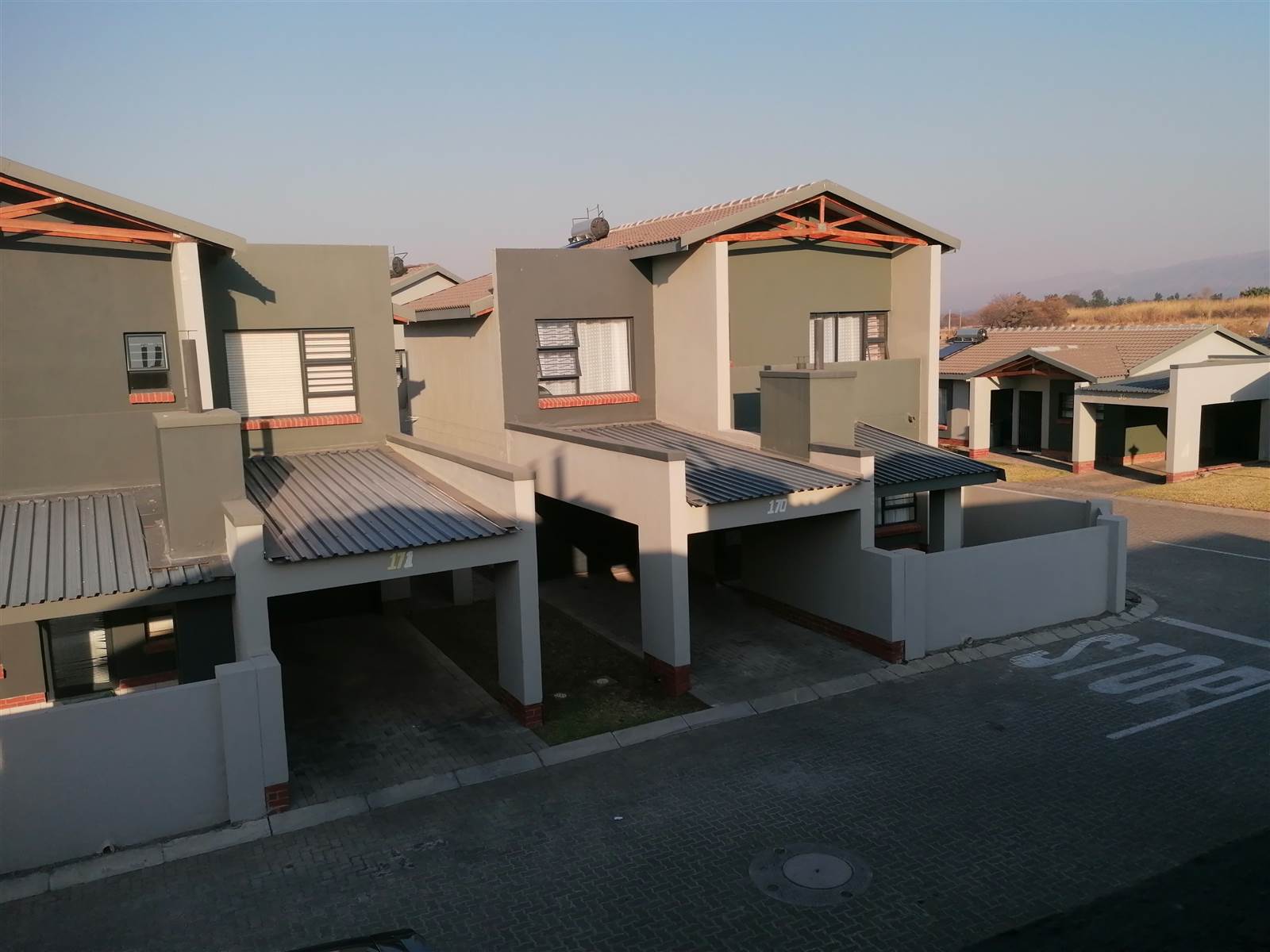 3 Bed Apartment in Waterkloof East photo number 5