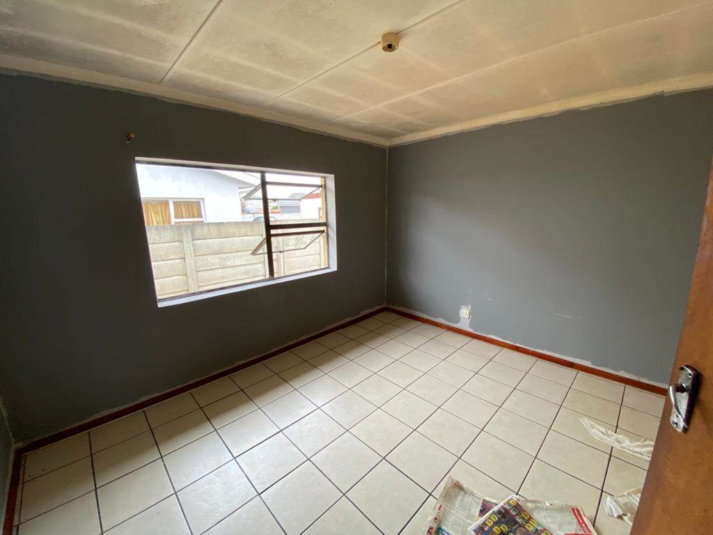5 Bed House in Algoa Park photo number 14