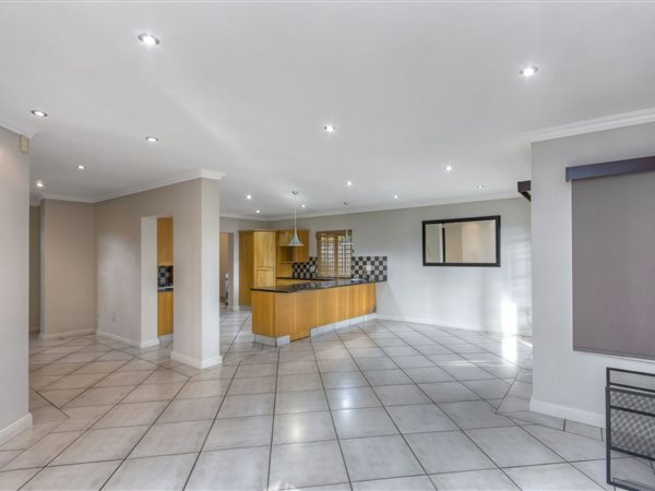 4 Bed Cluster in Westcliff