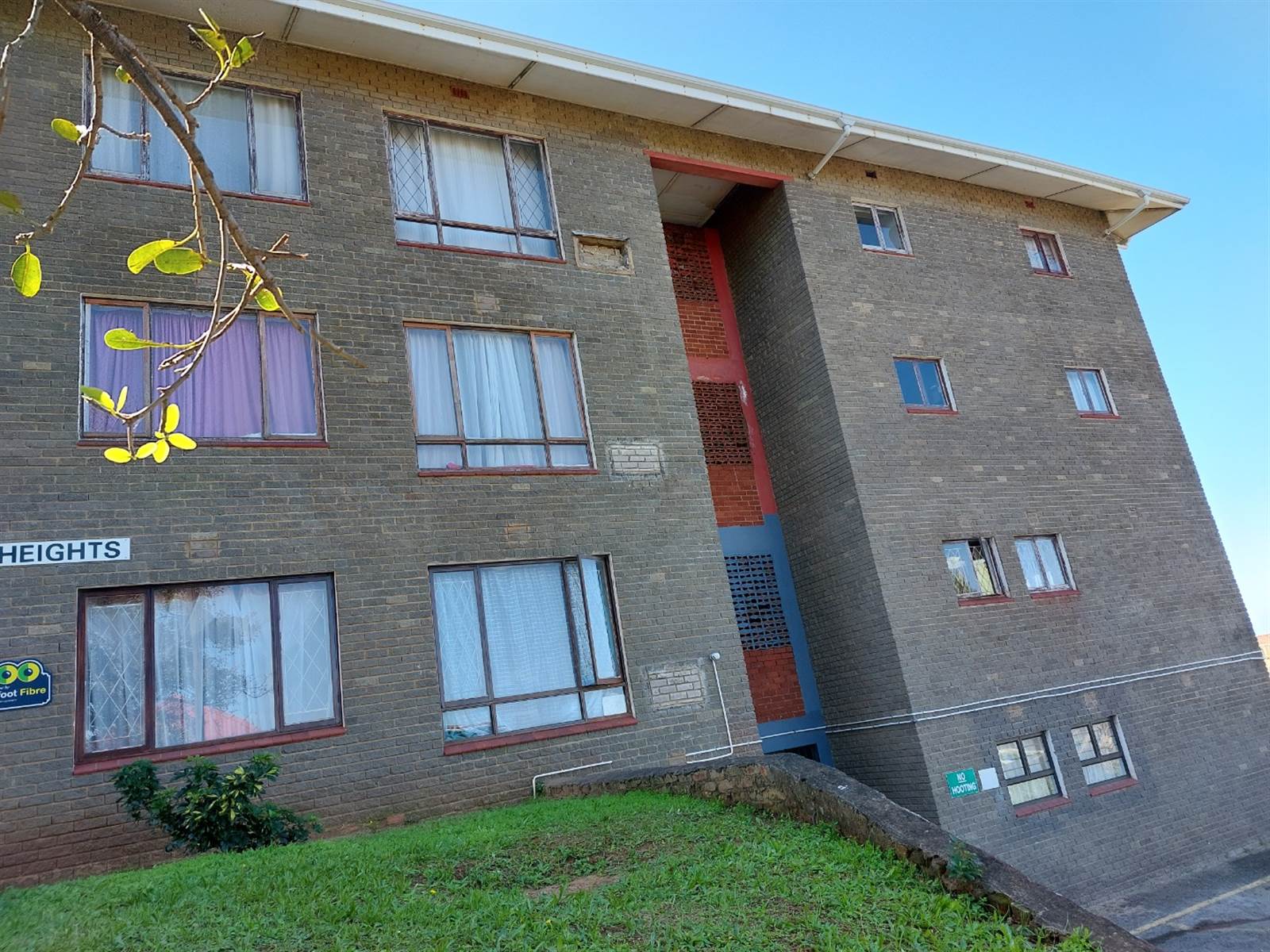 3 Bed Apartment in Port Shepstone photo number 2