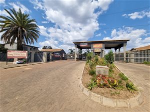 Townhouse in Highveld Park