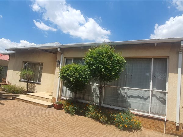 3 Bed House in Randfontein Central
