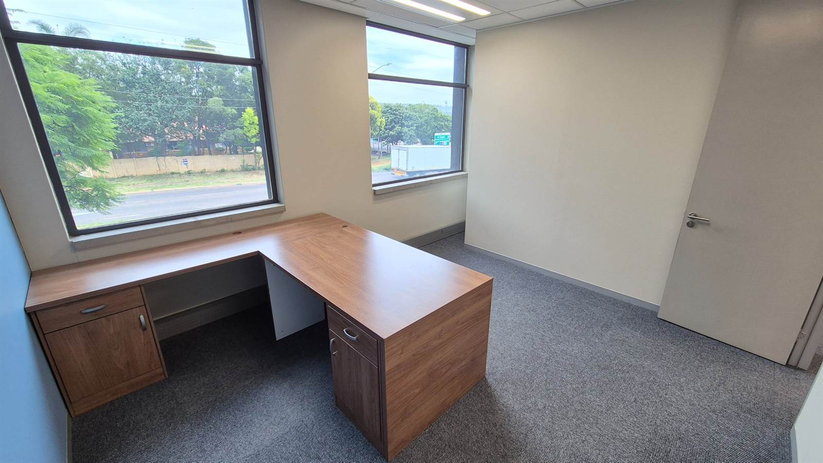 128  m² Office Space in Lynnwood photo number 8