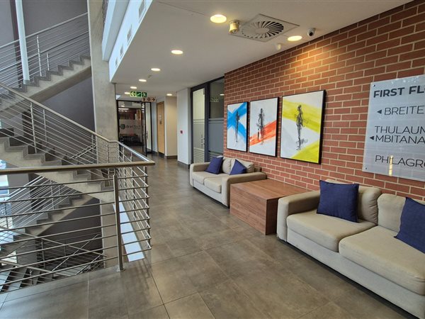 128  m² Office Space in Lynnwood