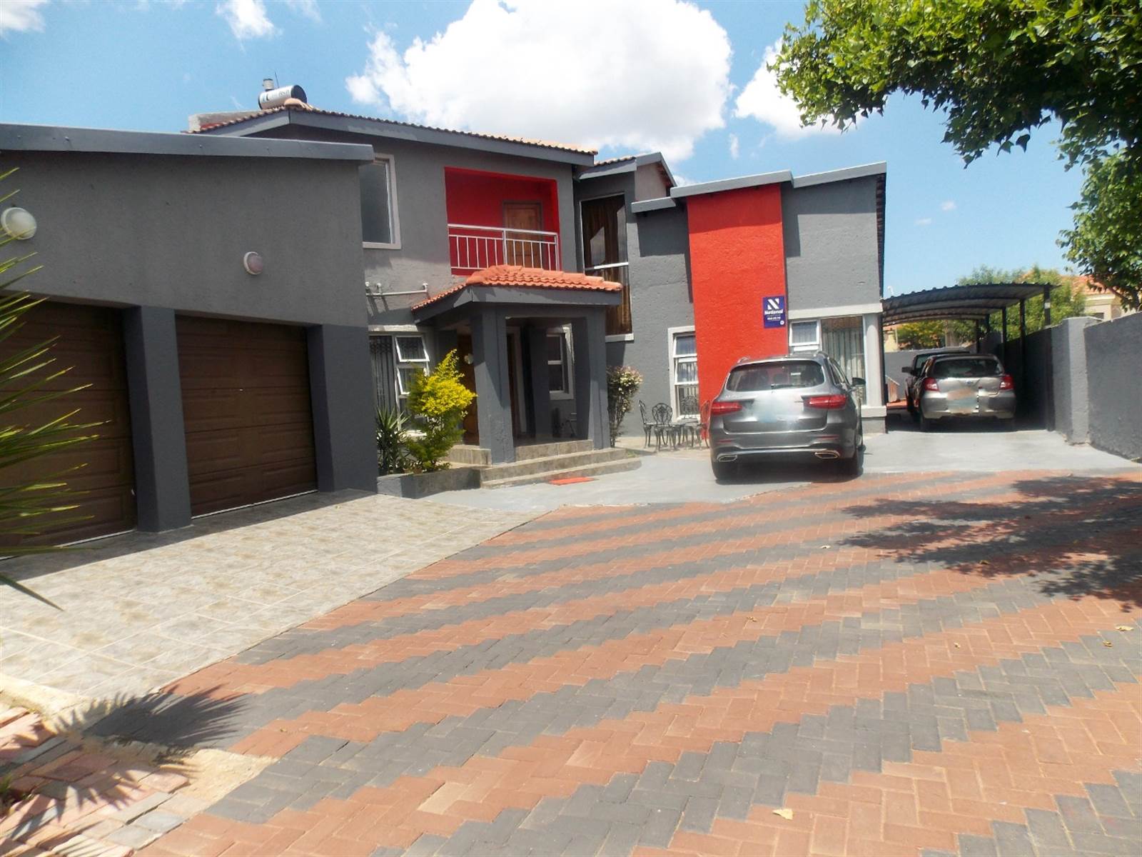 4 Bed House in Serala View photo number 1