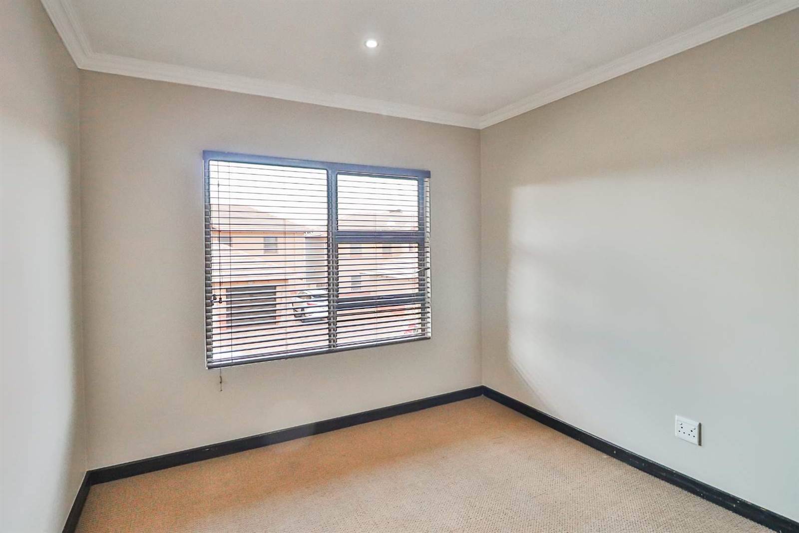 2 Bed Apartment in Ebotse Estate photo number 25