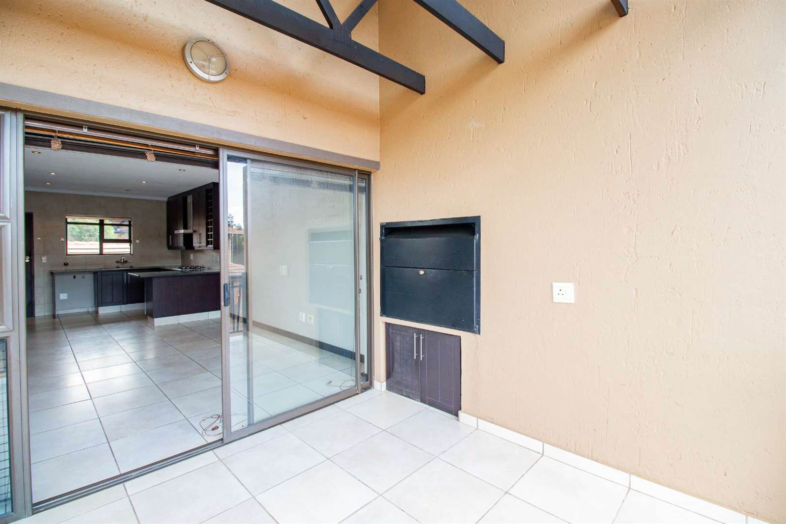 2 Bed Apartment in Ebotse Estate photo number 15