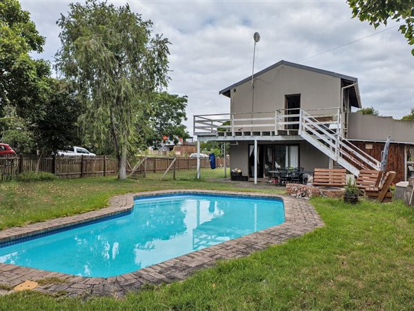 4 Bedroom House 4 Bedroom House