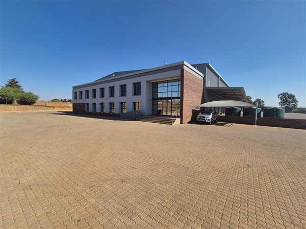 8 685  m² Industrial space