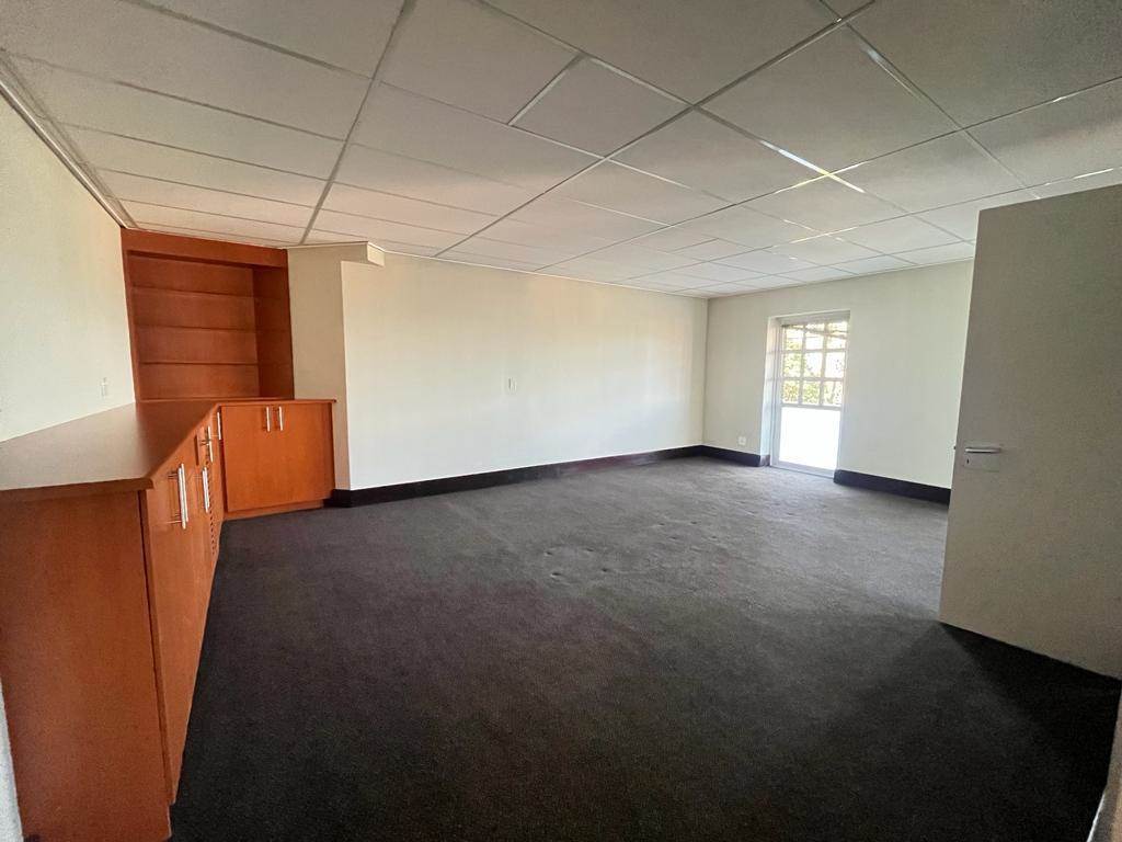 470  m² Commercial space in Bryanston photo number 16