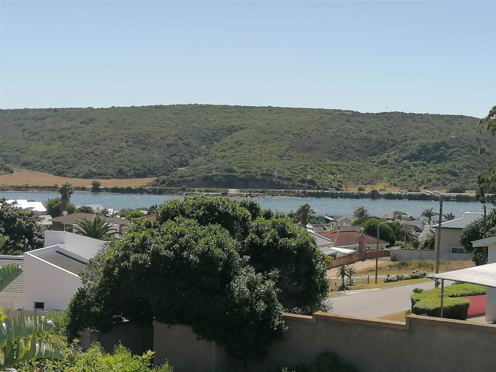 3 Bed Apartment in Stilbaai photo number 3