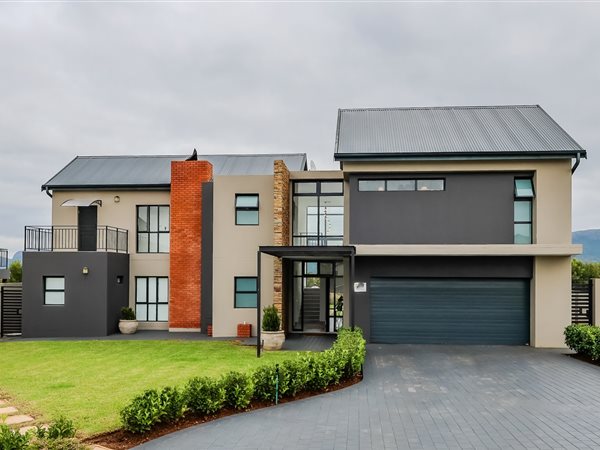 4 Bedroom House 4 Bedroom House