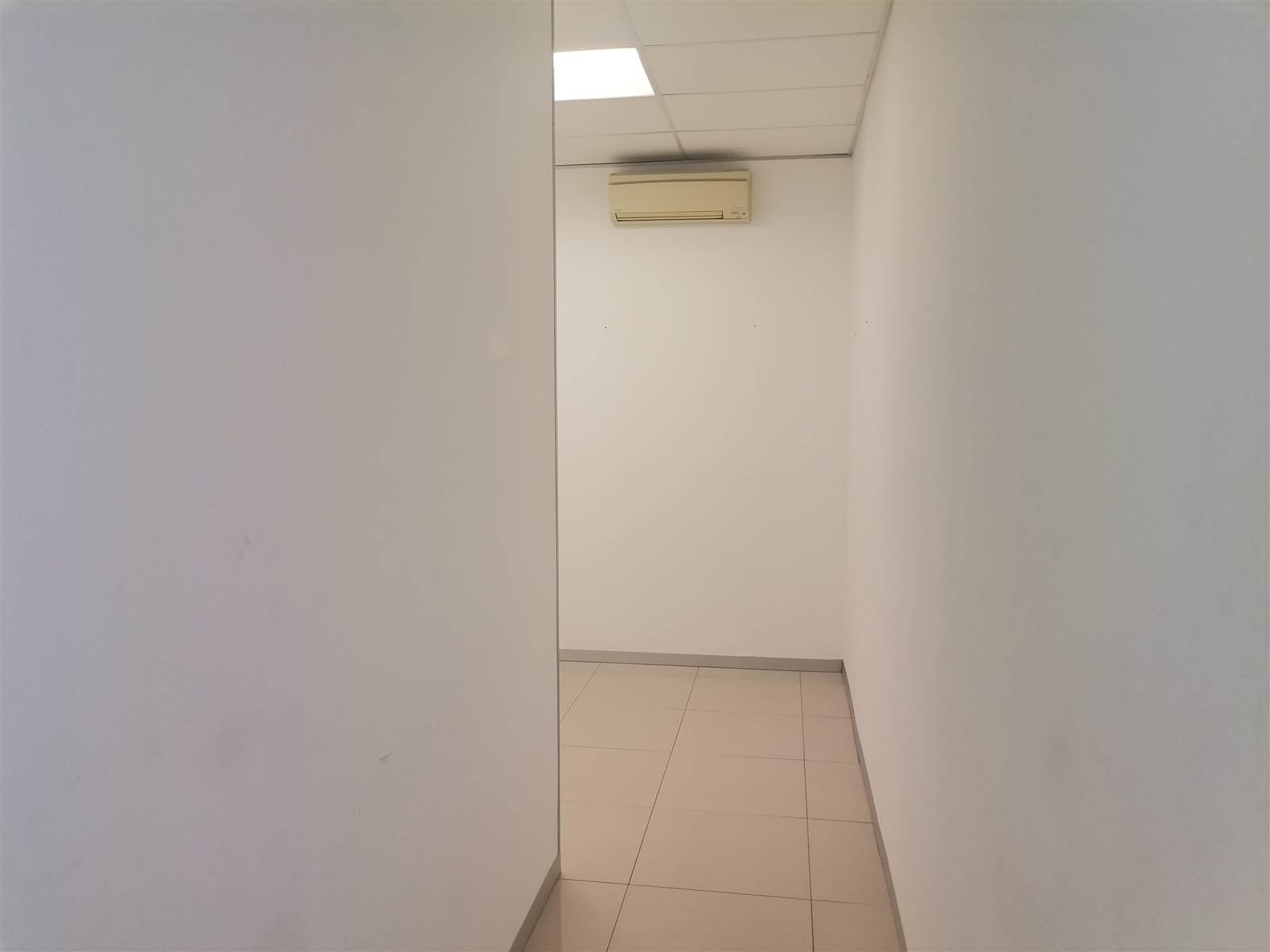 84  m² Commercial space in Rosebank photo number 6
