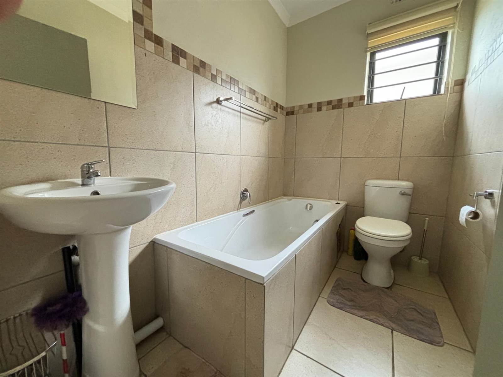 3 Bed House in Leopards Rest Security Estate photo number 9