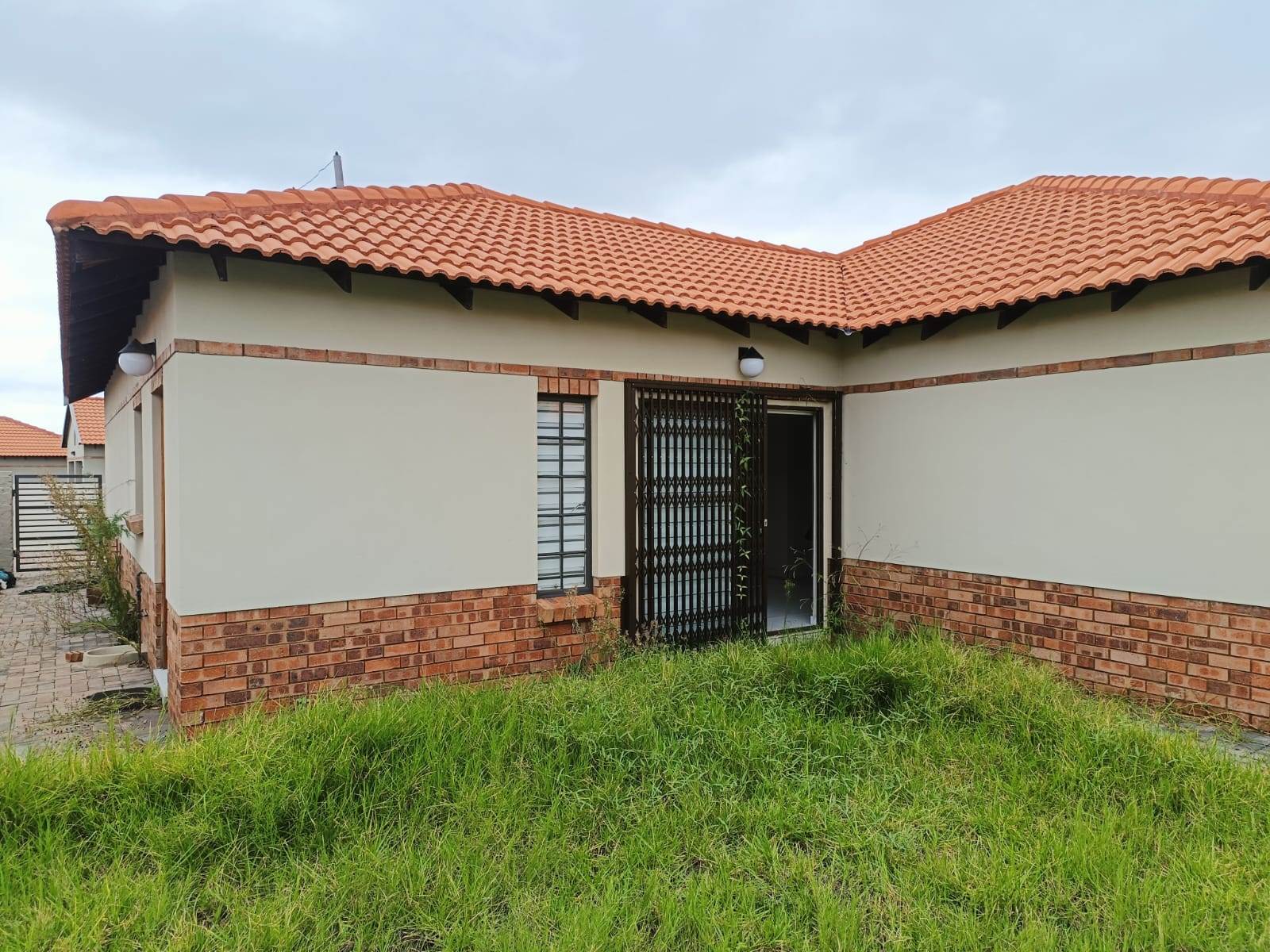 3 Bed Townhouse in Waterkloof East photo number 29