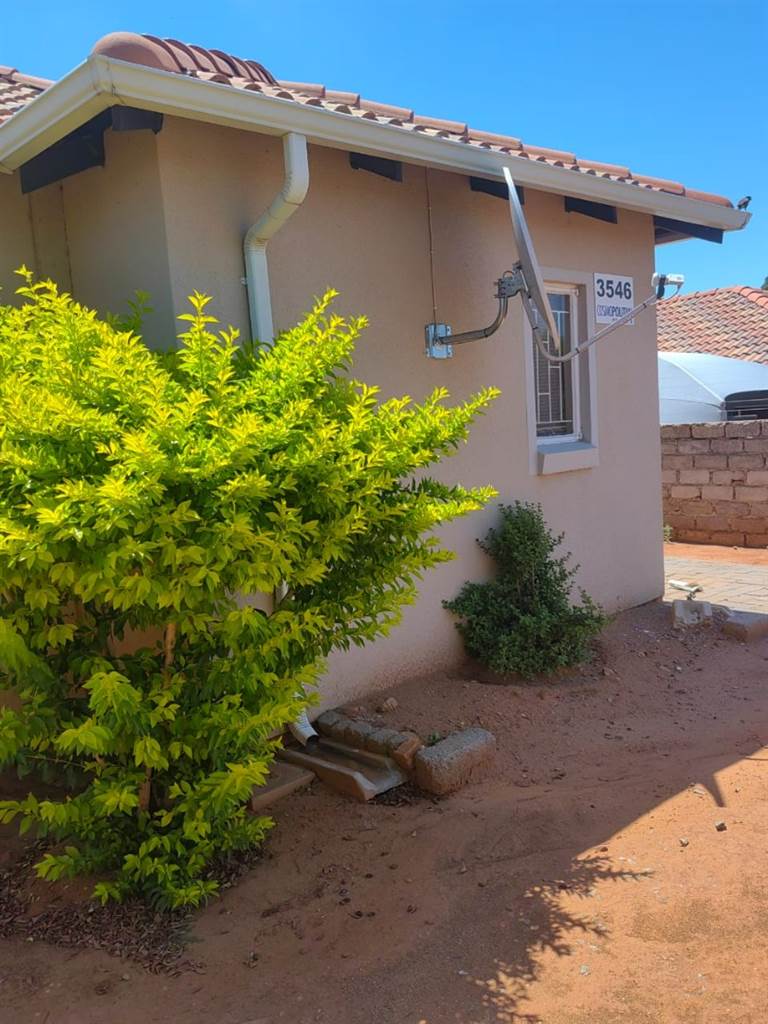 2 Bed House in Leeuwfontein photo number 2