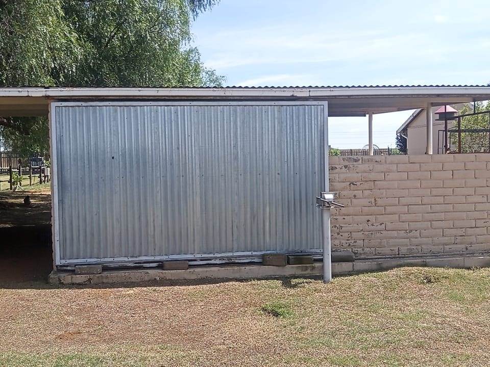 3 Bed House in Bloemfontein Farms photo number 26