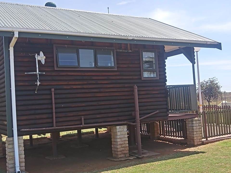 3 Bed House in Bloemfontein Farms photo number 23
