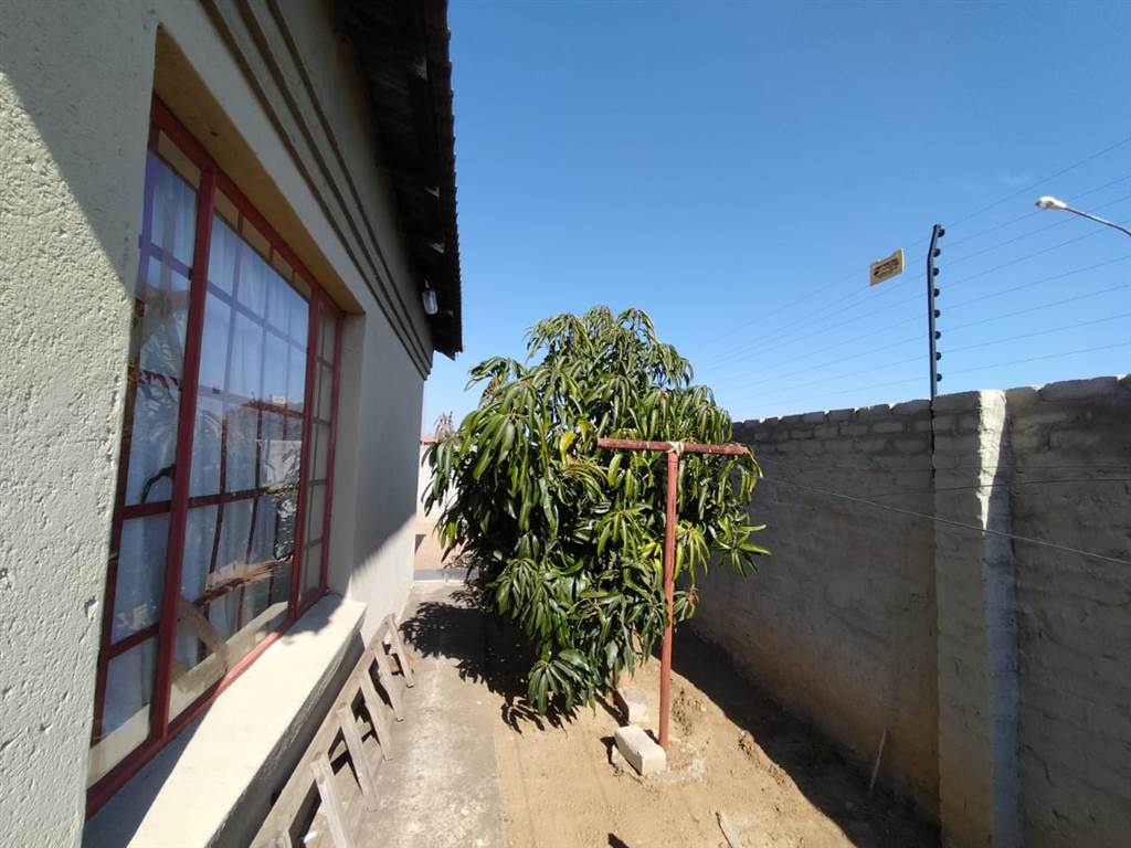 3 Bed House in Rethabile Gardens photo number 10